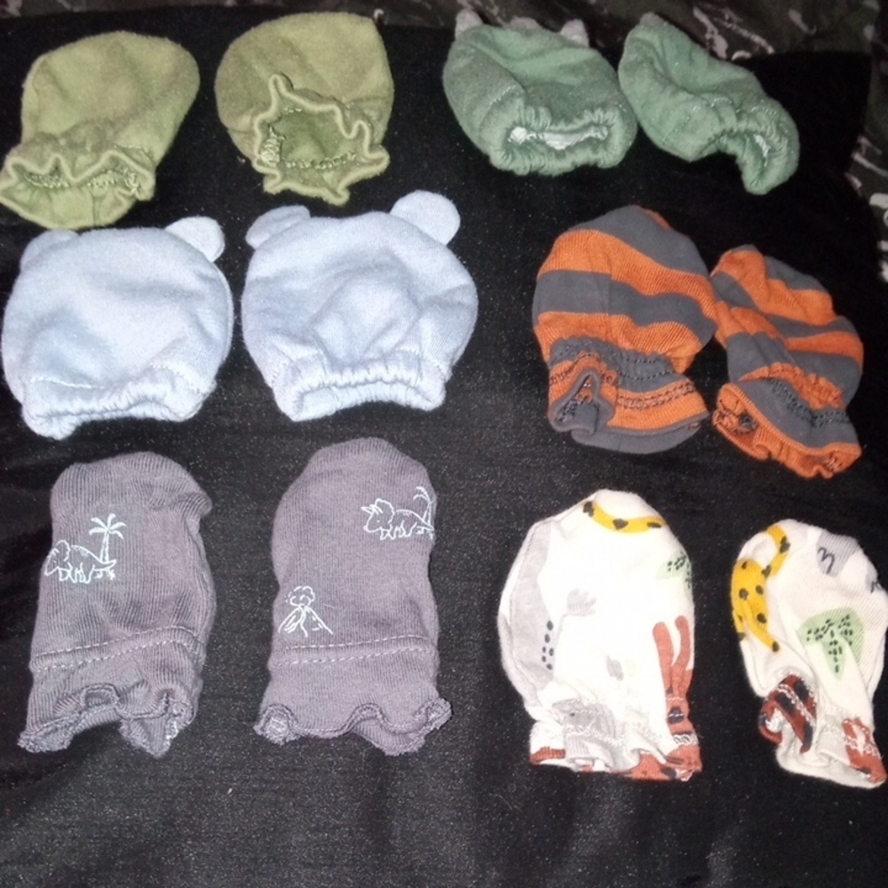 Assorted Kids Mittens Set - Green, Blue, Gray, Orange